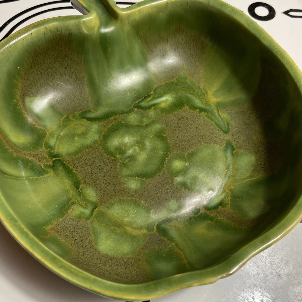 VTG Dryden Pottery Apple Bowl 9